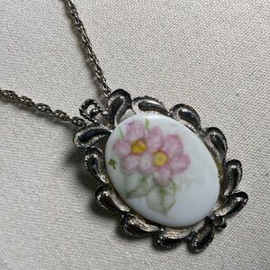 Vibtage Hand Painted Floral Pendant Necklace